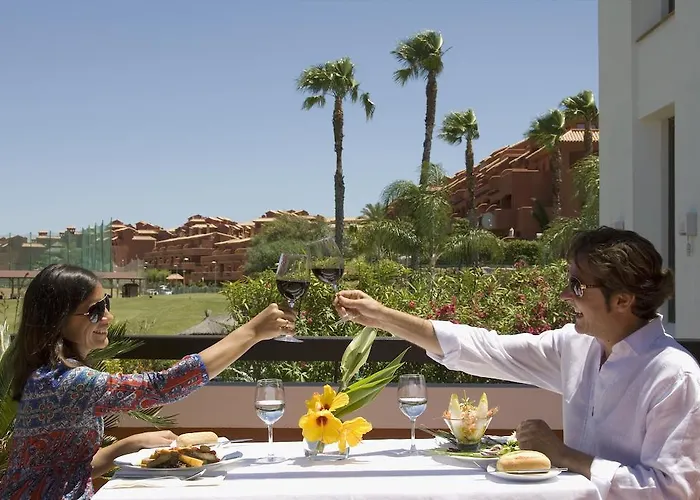 Albayt & 3* إِستيبونا