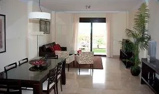 Apartmanhotel Albayt & 3*