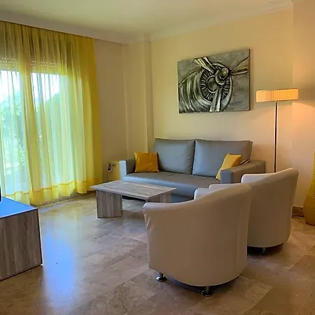 Aparthotel Albayt & Estepona