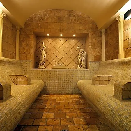 Aparthotel Albayt &