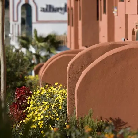 Albayt & Ξενοδοχείο με διαμερίσματα Εστεπόνα