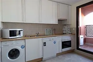 Apartmanhotel Albayt & 3*