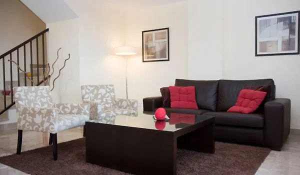 Aparthotel Albayt & 3*