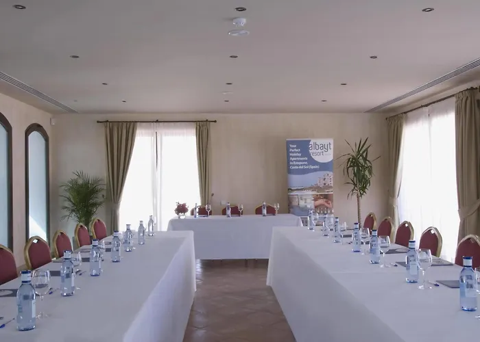 Aparthotel Albayt & 3*