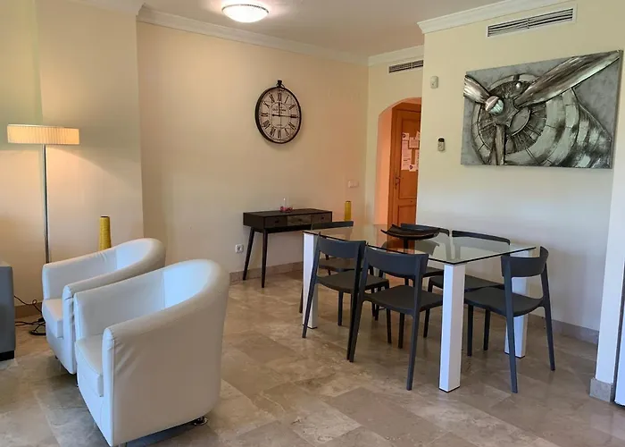 Aparthotel Albayt & Estepona