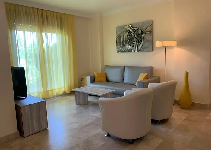 Albayt & 3* Estepona