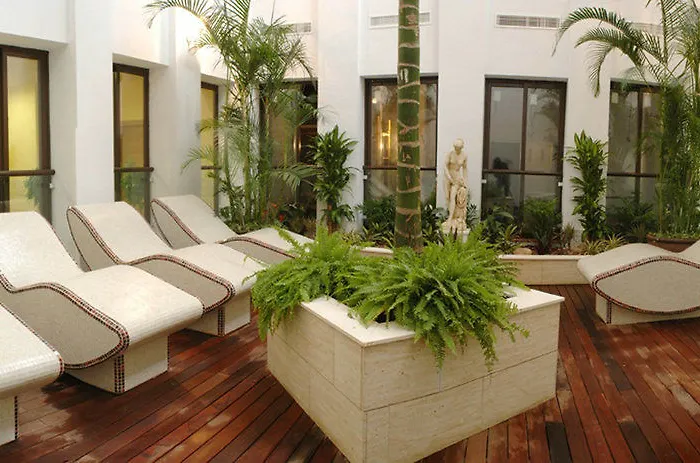 Apartahotel Albayt & 3*